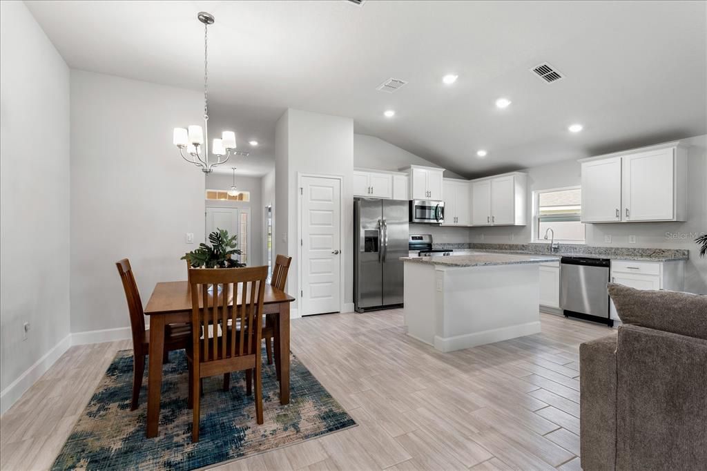 En Venta: $349,900 (3 camas, 2 baños, 1720 Pies cuadrados)