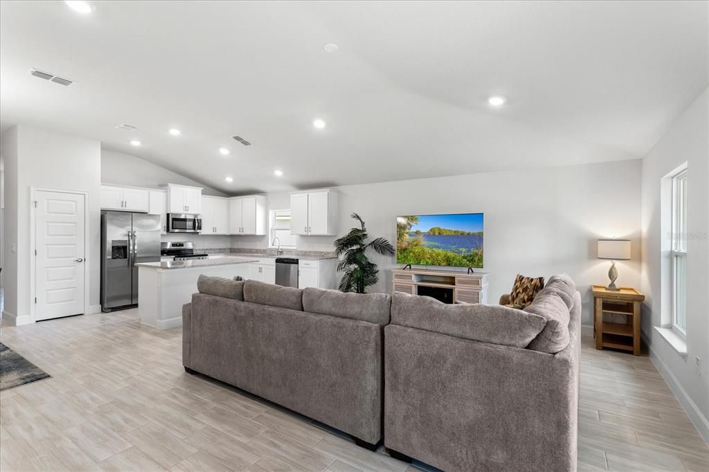 En Venta: $349,900 (3 camas, 2 baños, 1720 Pies cuadrados)