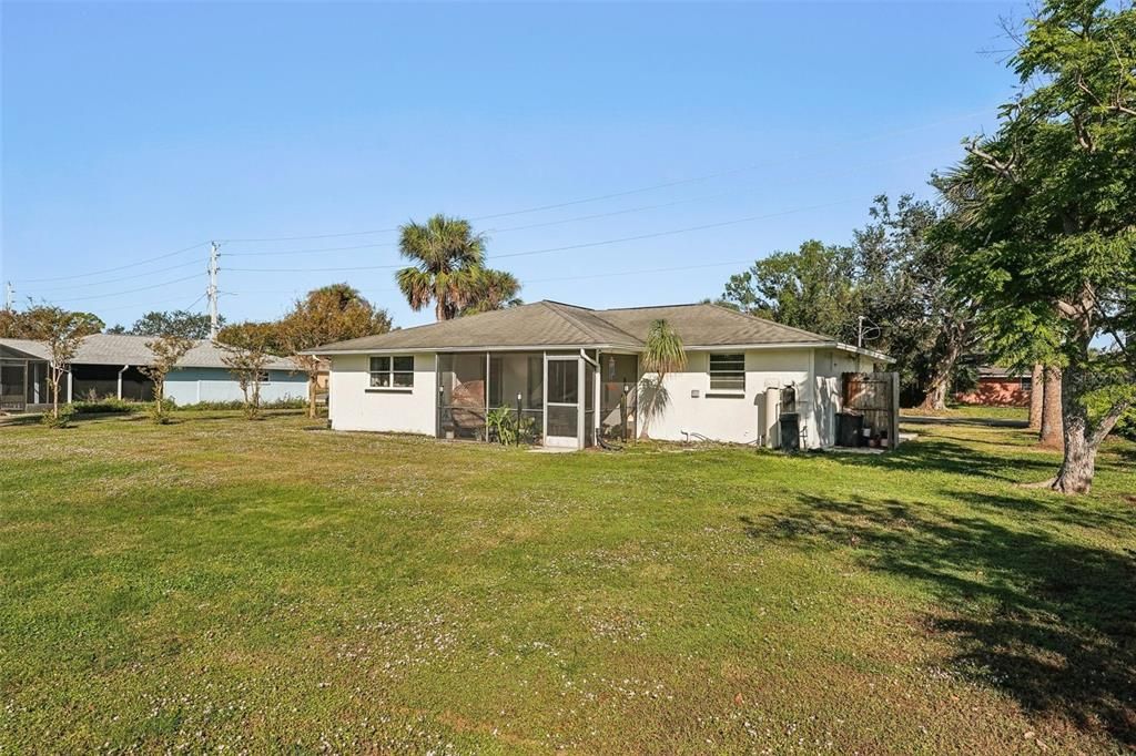 For Sale: $282,000 (2 beds, 2 baths, 1082 Square Feet)