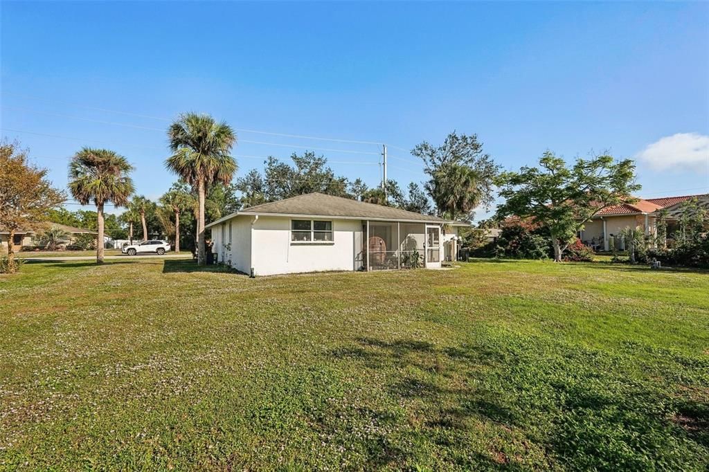 For Sale: $282,000 (2 beds, 2 baths, 1082 Square Feet)