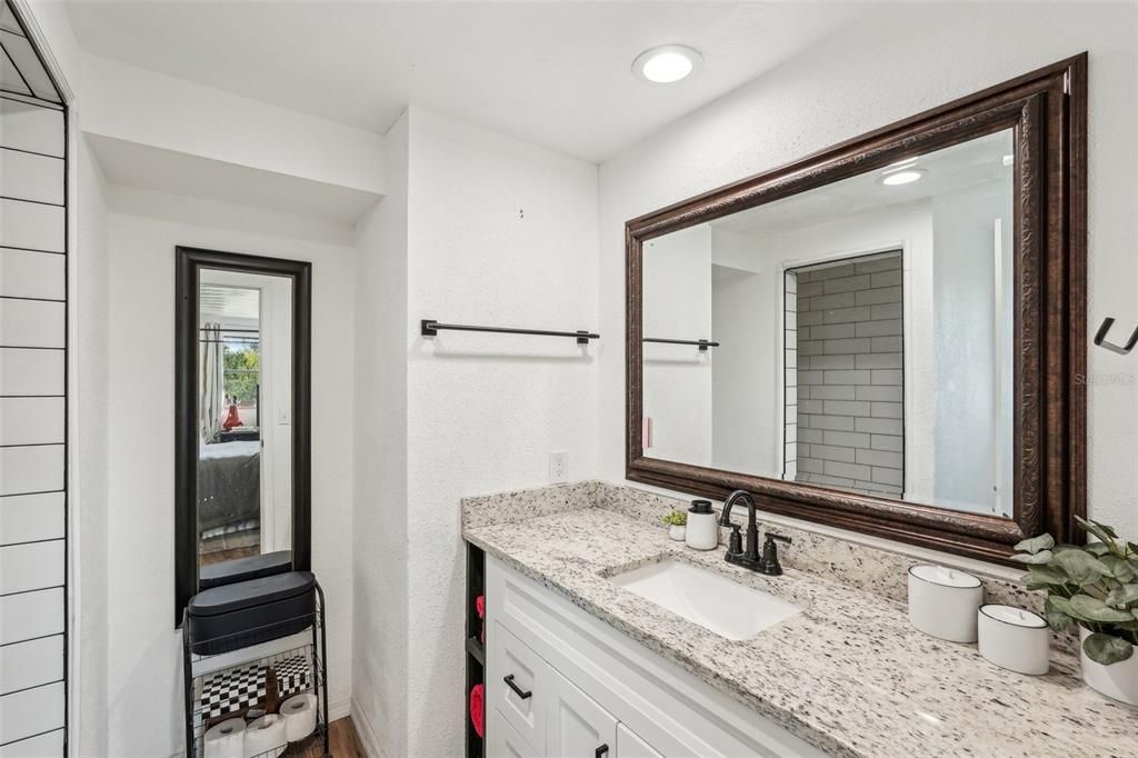 For Sale: $282,000 (2 beds, 2 baths, 1082 Square Feet)