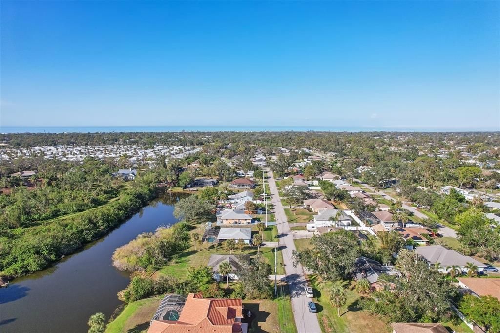 For Sale: $282,000 (2 beds, 2 baths, 1082 Square Feet)