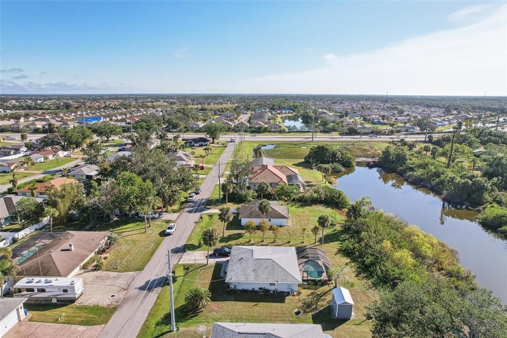 For Sale: $282,000 (2 beds, 2 baths, 1082 Square Feet)