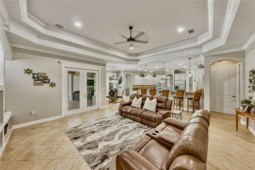 En Venta: $1,425,000 (4 camas, 5 baños, 4722 Pies cuadrados)