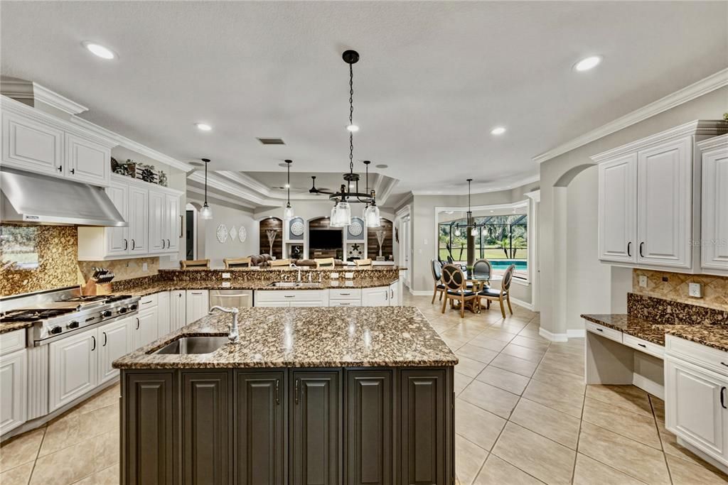 En Venta: $1,425,000 (4 camas, 5 baños, 4722 Pies cuadrados)