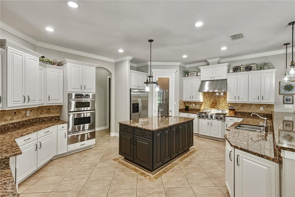 En Venta: $1,425,000 (4 camas, 5 baños, 4722 Pies cuadrados)