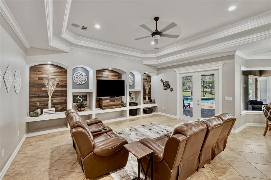 En Venta: $1,425,000 (4 camas, 5 baños, 4722 Pies cuadrados)