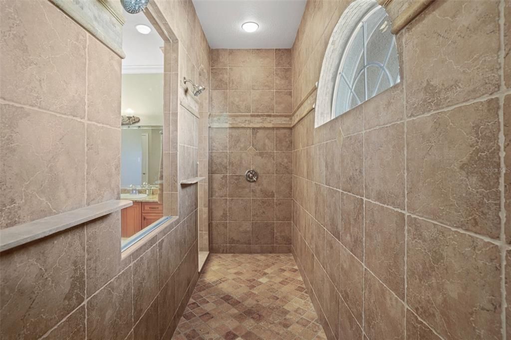 En Venta: $1,425,000 (4 camas, 5 baños, 4722 Pies cuadrados)