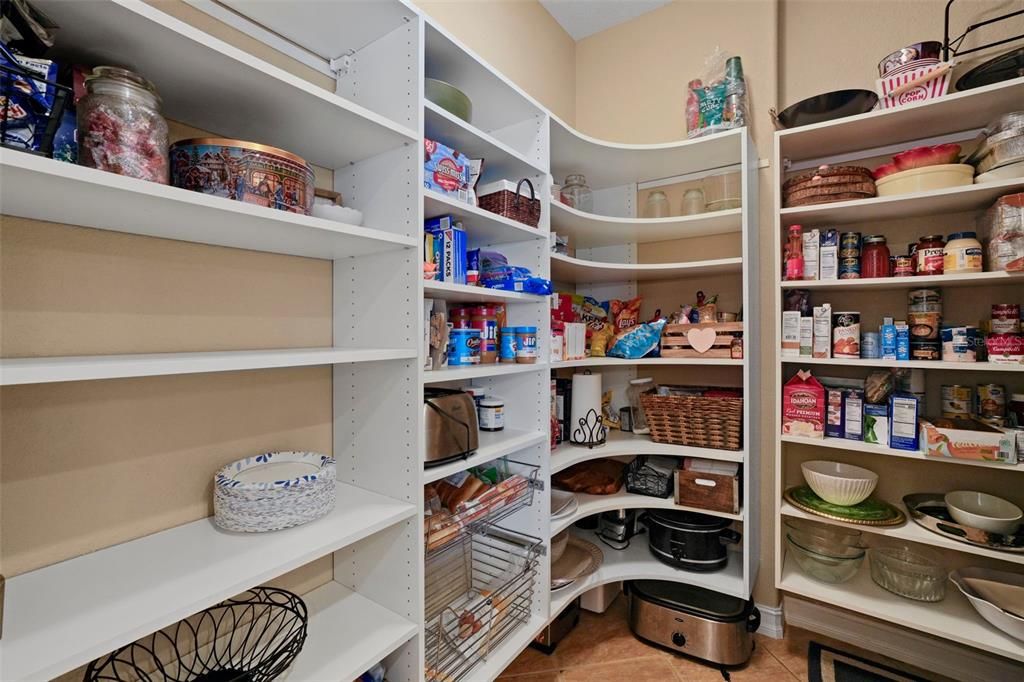 En Venta: $1,425,000 (4 camas, 5 baños, 4722 Pies cuadrados)