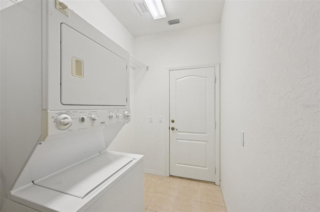 For Sale: $190,000 (3 beds, 2 baths, 1292 Square Feet)