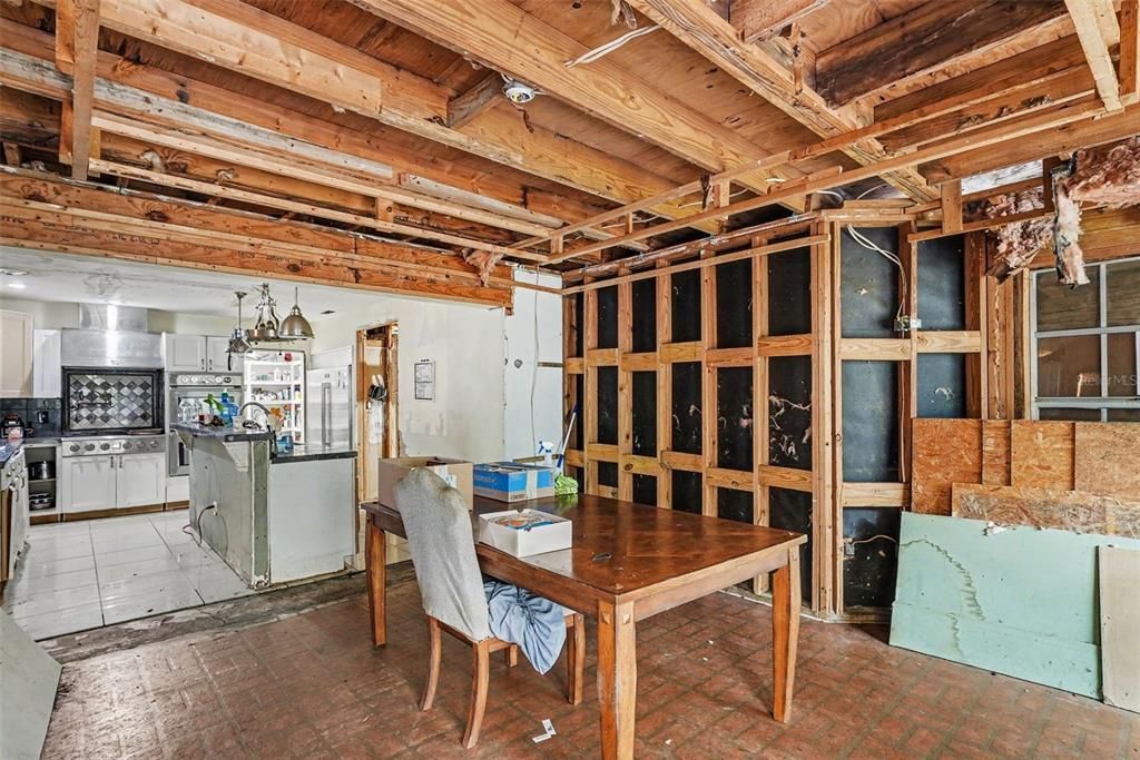 На продажу: $349,000 (5 спален, 3 ванн, 2944 Квадратных фут)