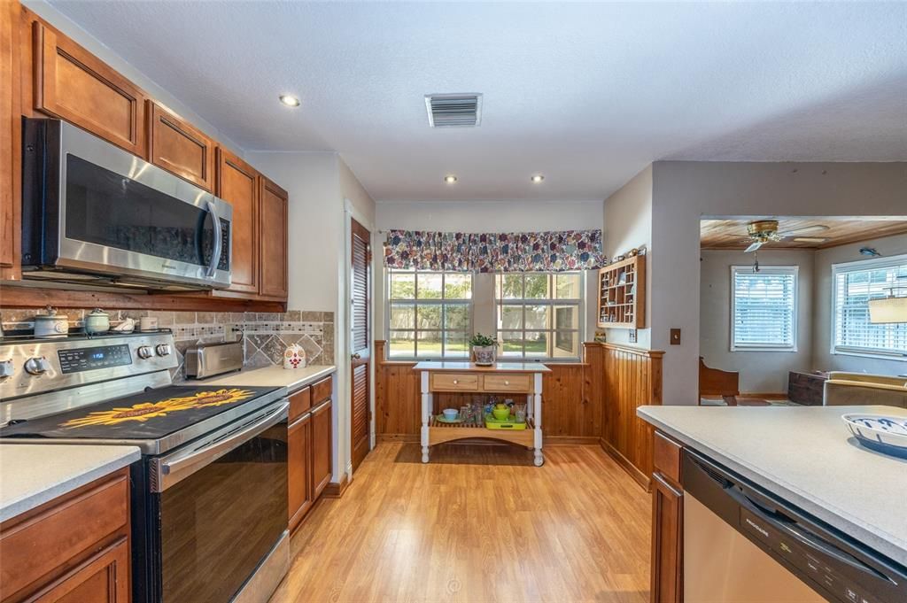 For Sale: $404,900 (3 beds, 2 baths, 1845 Square Feet)