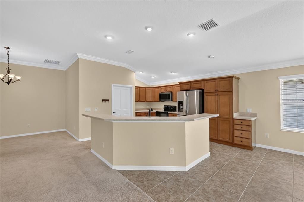 En Venta: $439,000 (3 camas, 2 baños, 1956 Pies cuadrados)