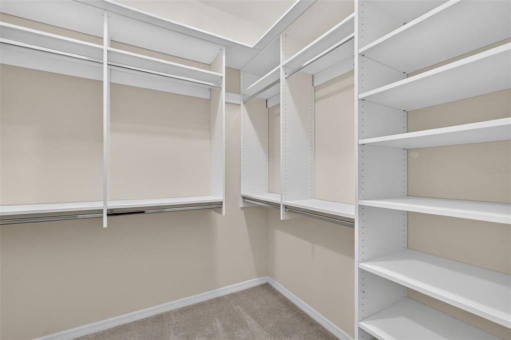 En Venta: $439,000 (3 camas, 2 baños, 1956 Pies cuadrados)