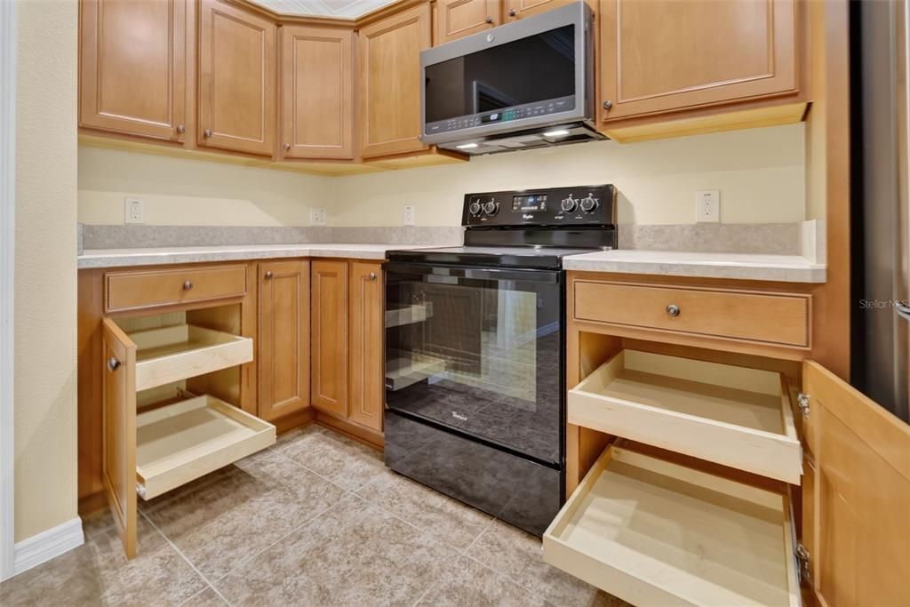 En Venta: $439,000 (3 camas, 2 baños, 1956 Pies cuadrados)
