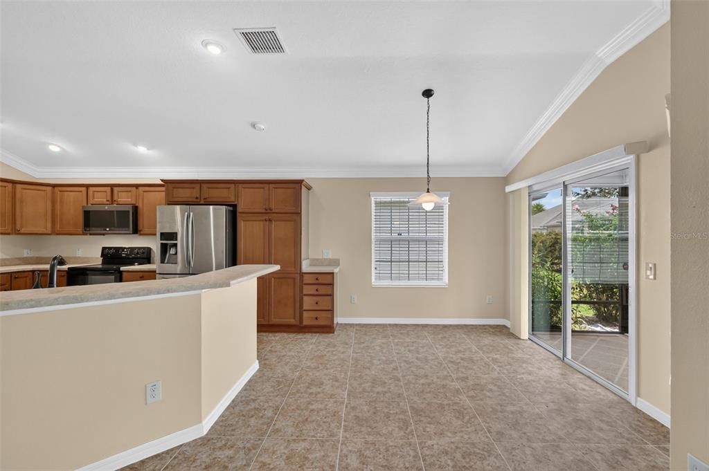 En Venta: $439,000 (3 camas, 2 baños, 1956 Pies cuadrados)