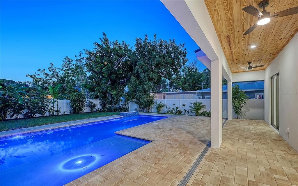 На продажу: $1,995,000 (4 спален, 3 ванн, 2976 Квадратных фут)