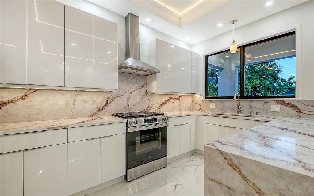 На продажу: $1,995,000 (4 спален, 3 ванн, 2976 Квадратных фут)