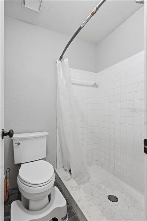 На продажу: $360,000 (3 спален, 2 ванн, 1470 Квадратных фут)