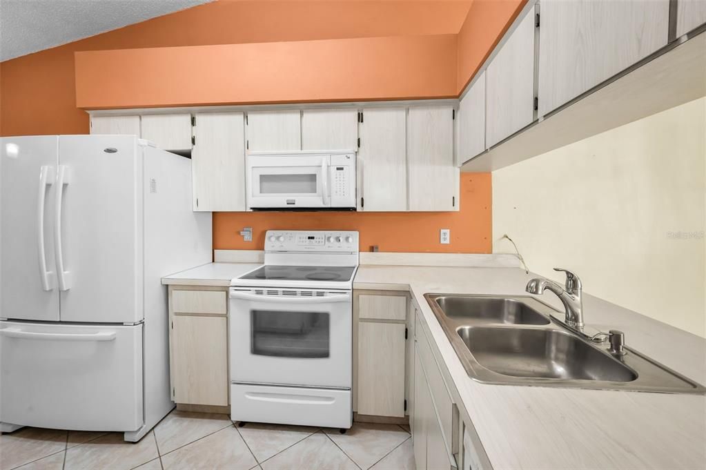 На продажу: $179,000 (2 спален, 2 ванн, 854 Квадратных фут)