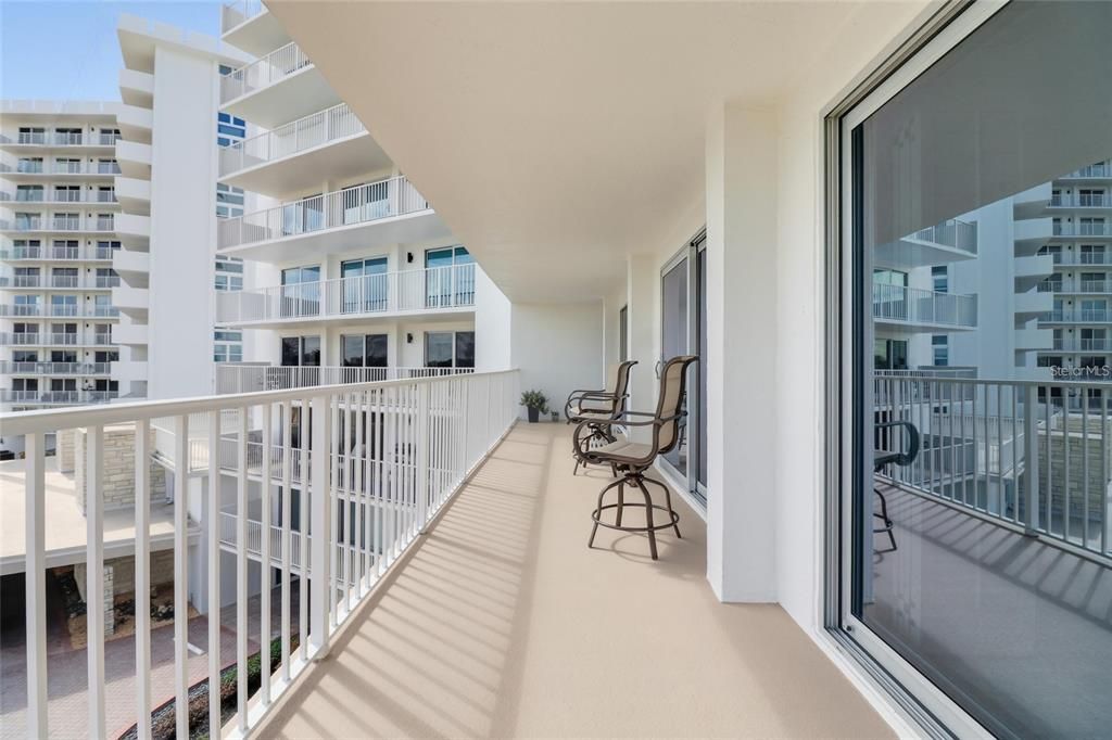 For Sale: $625,000 (2 beds, 2 baths, 1235 Square Feet)