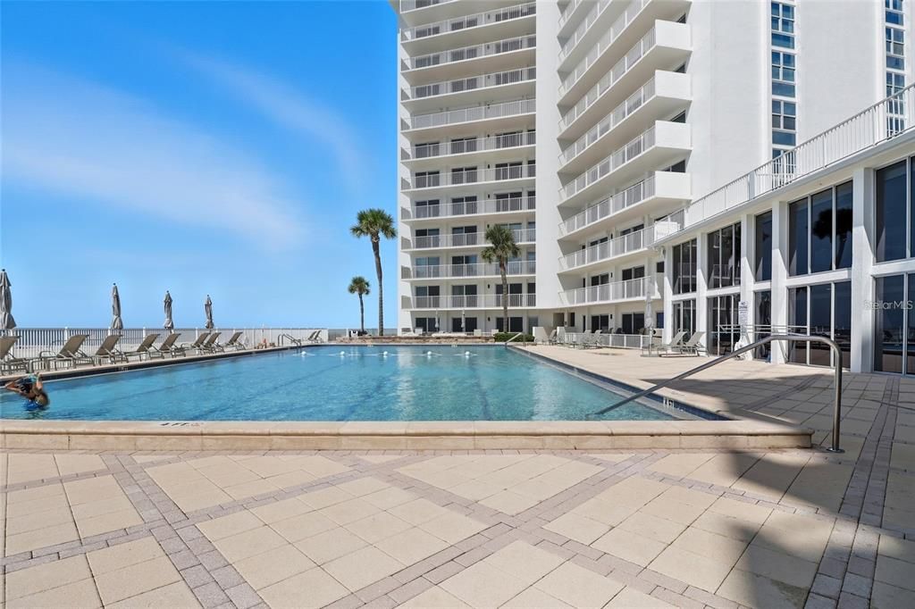 For Sale: $625,000 (2 beds, 2 baths, 1235 Square Feet)
