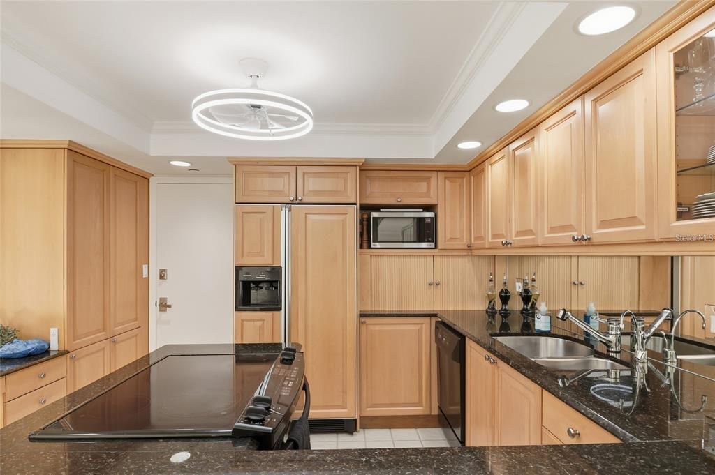 For Sale: $625,000 (2 beds, 2 baths, 1235 Square Feet)