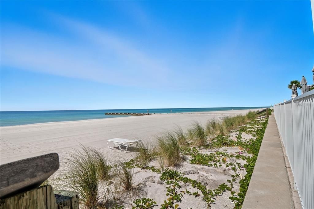 For Sale: $625,000 (2 beds, 2 baths, 1235 Square Feet)