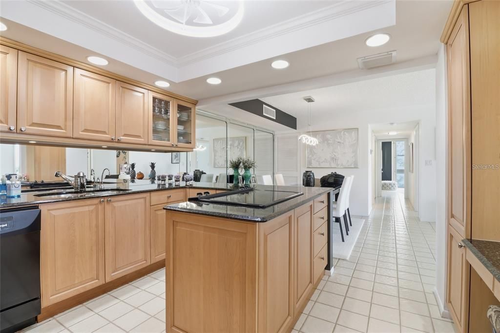 For Sale: $625,000 (2 beds, 2 baths, 1235 Square Feet)