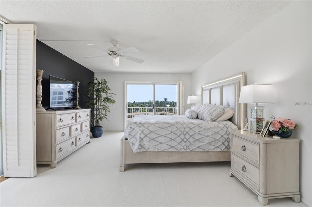 For Sale: $625,000 (2 beds, 2 baths, 1235 Square Feet)