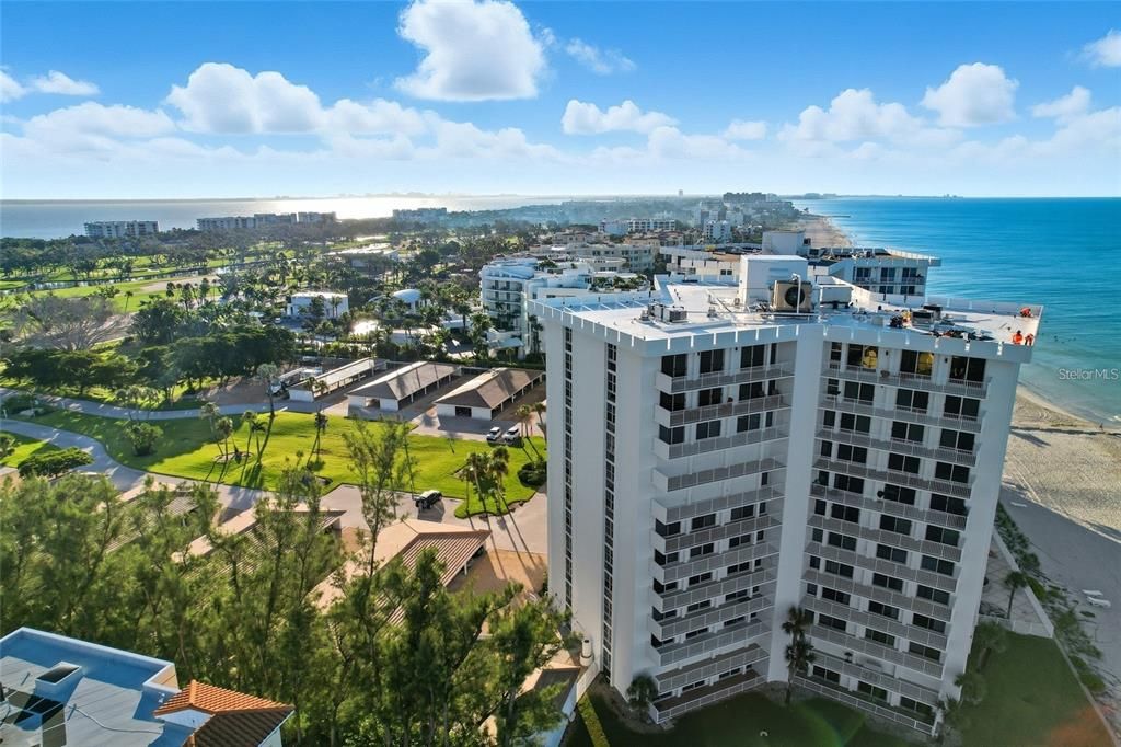 For Sale: $625,000 (2 beds, 2 baths, 1235 Square Feet)