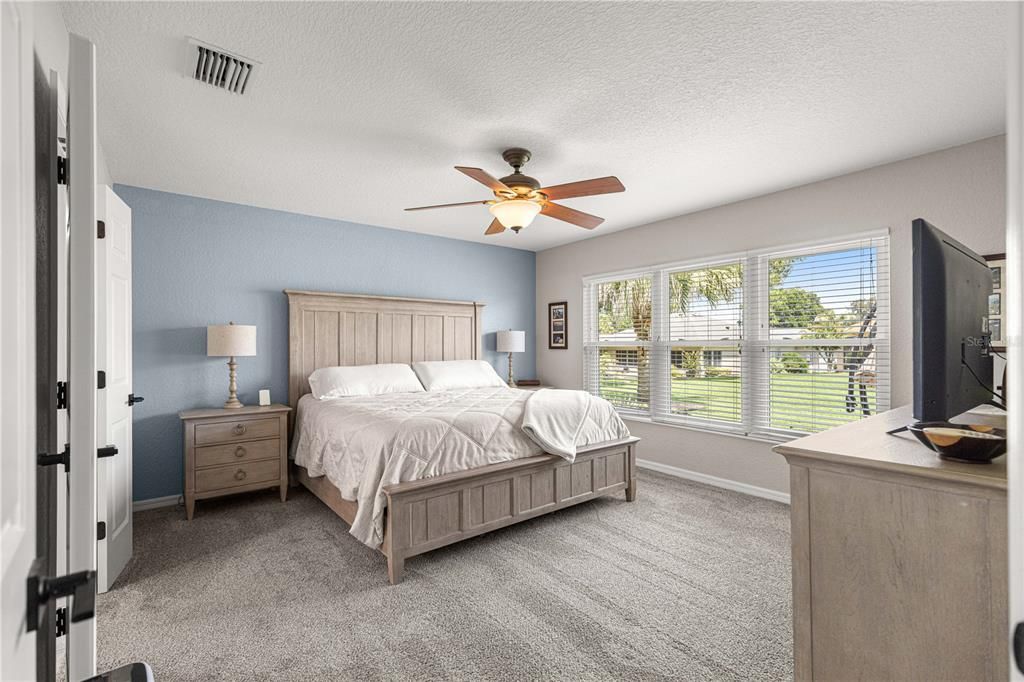 For Sale: $369,900 (3 beds, 2 baths, 1718 Square Feet)