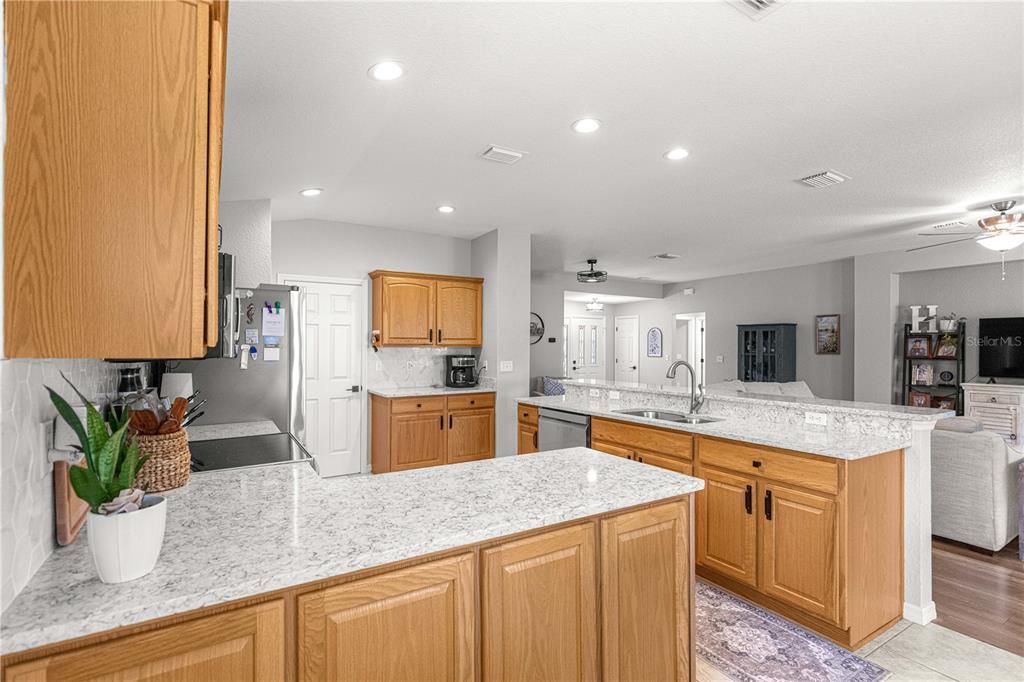For Sale: $369,900 (3 beds, 2 baths, 1718 Square Feet)