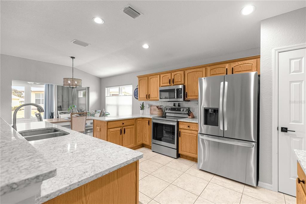 For Sale: $369,900 (3 beds, 2 baths, 1718 Square Feet)