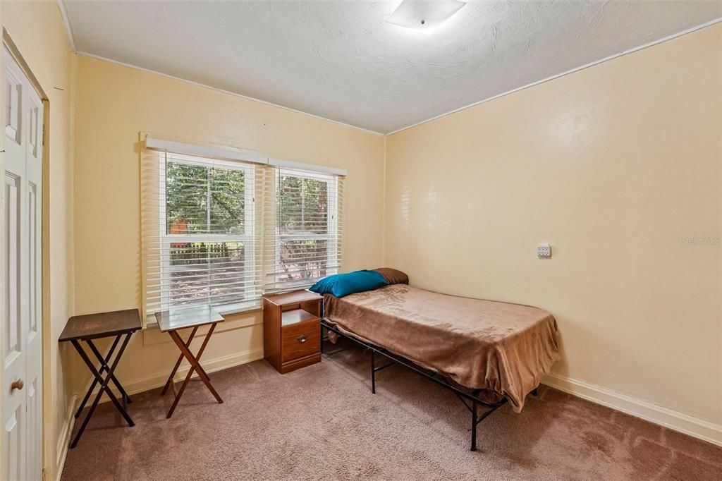 For Sale: $199,900 (3 beds, 1 baths, 1028 Square Feet)