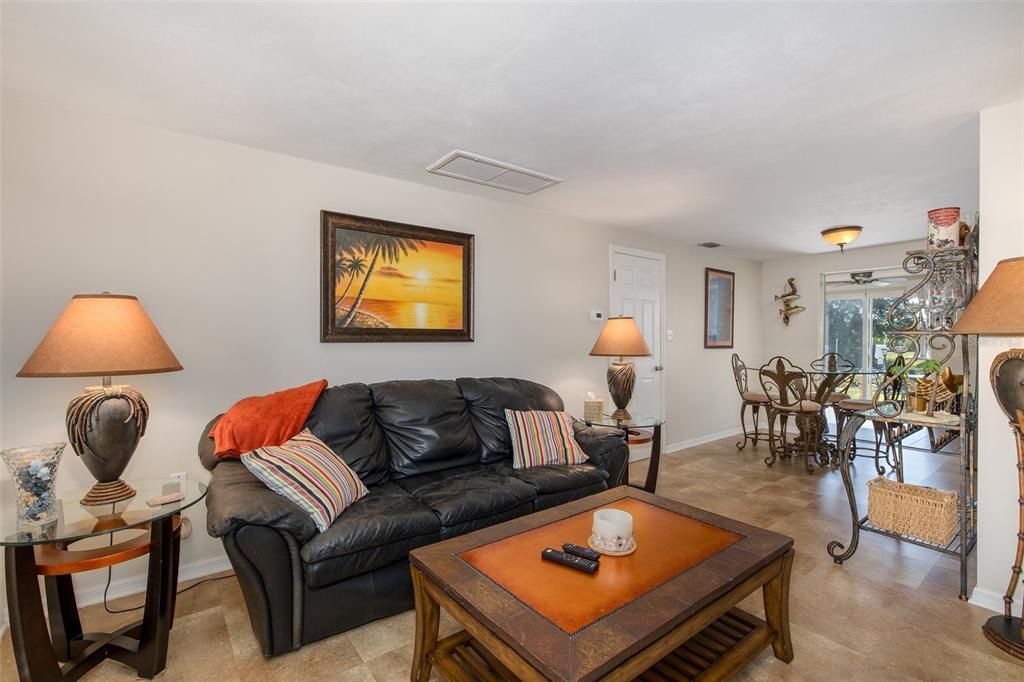 En Venta: $525,000 (2 camas, 1 baños, 1047 Pies cuadrados)