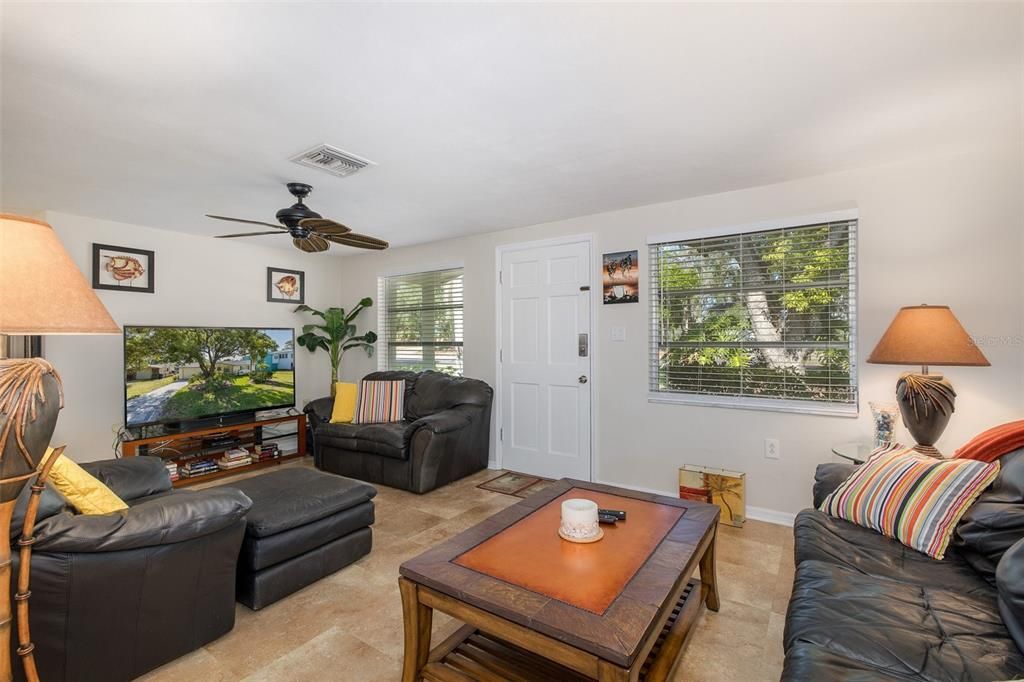 En Venta: $525,000 (2 camas, 1 baños, 1047 Pies cuadrados)