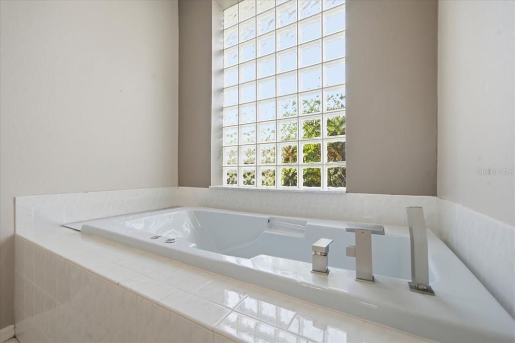 En Venta: $447,750 (4 camas, 2 baños, 2729 Pies cuadrados)