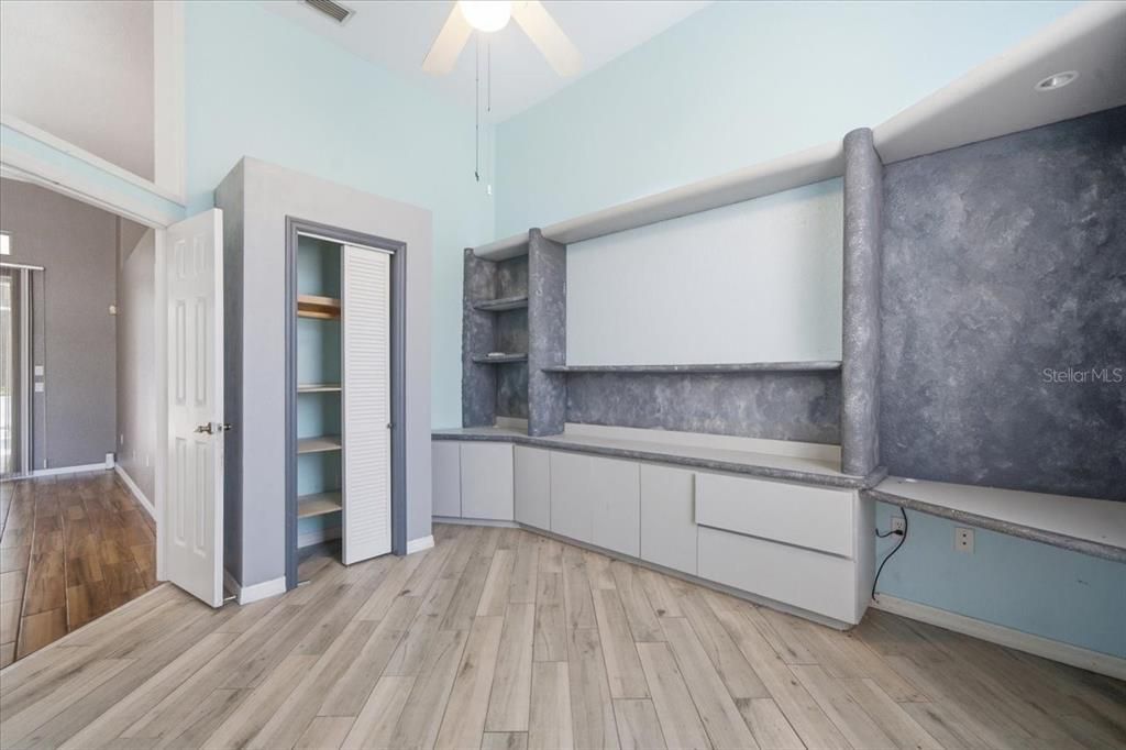 En Venta: $447,750 (4 camas, 2 baños, 2729 Pies cuadrados)