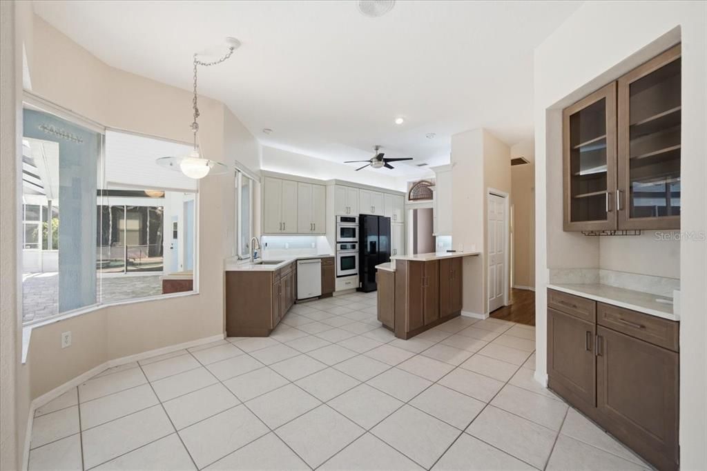 En Venta: $447,750 (4 camas, 2 baños, 2729 Pies cuadrados)