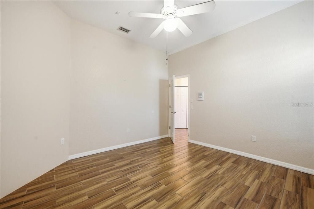 En Venta: $447,750 (4 camas, 2 baños, 2729 Pies cuadrados)
