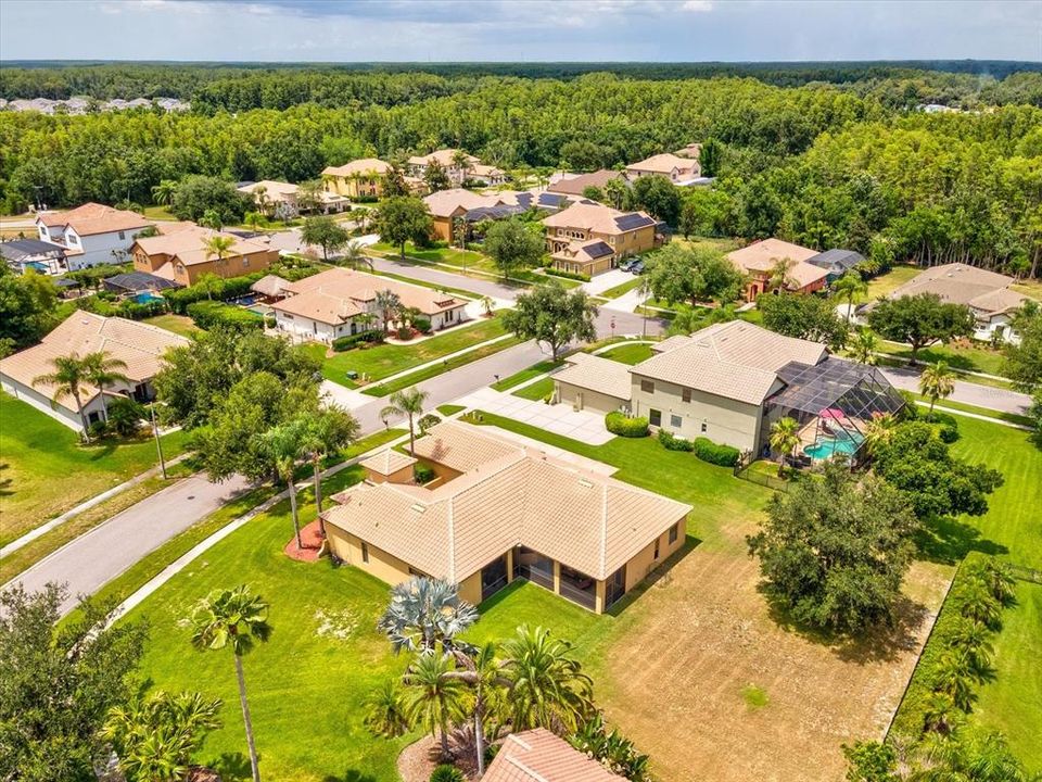 En Venta: $699,900 (4 camas, 3 baños, 2573 Pies cuadrados)