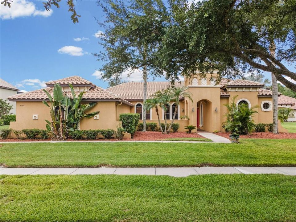 En Venta: $699,900 (4 camas, 3 baños, 2573 Pies cuadrados)
