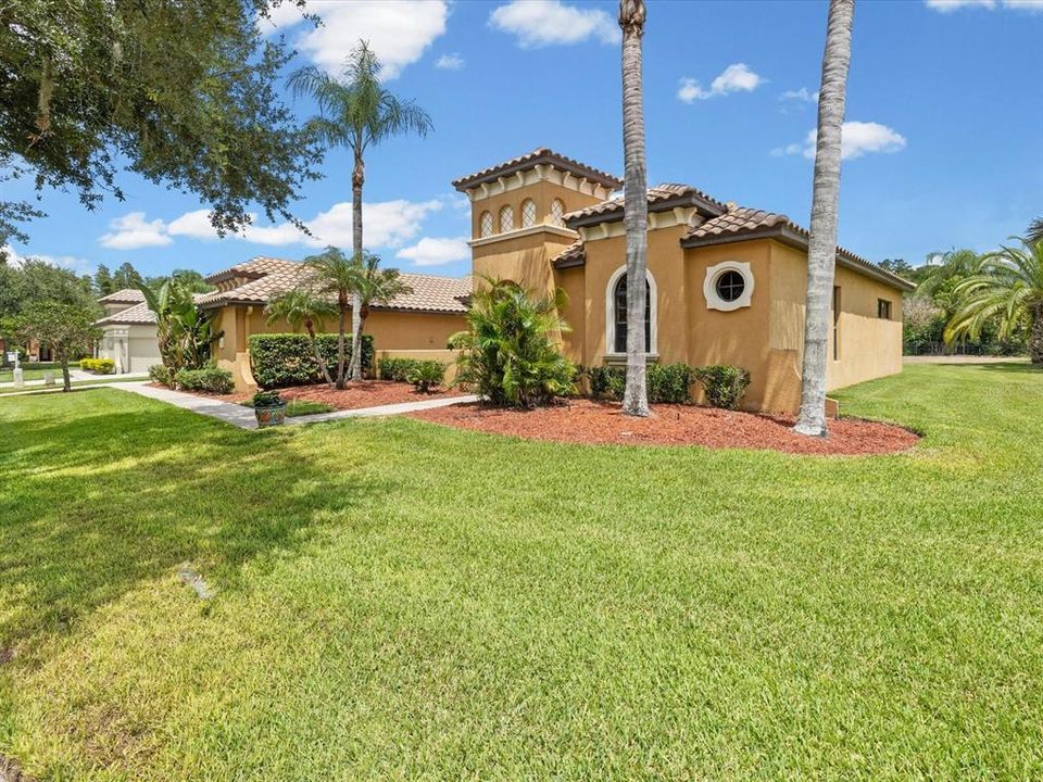 En Venta: $699,900 (4 camas, 3 baños, 2573 Pies cuadrados)