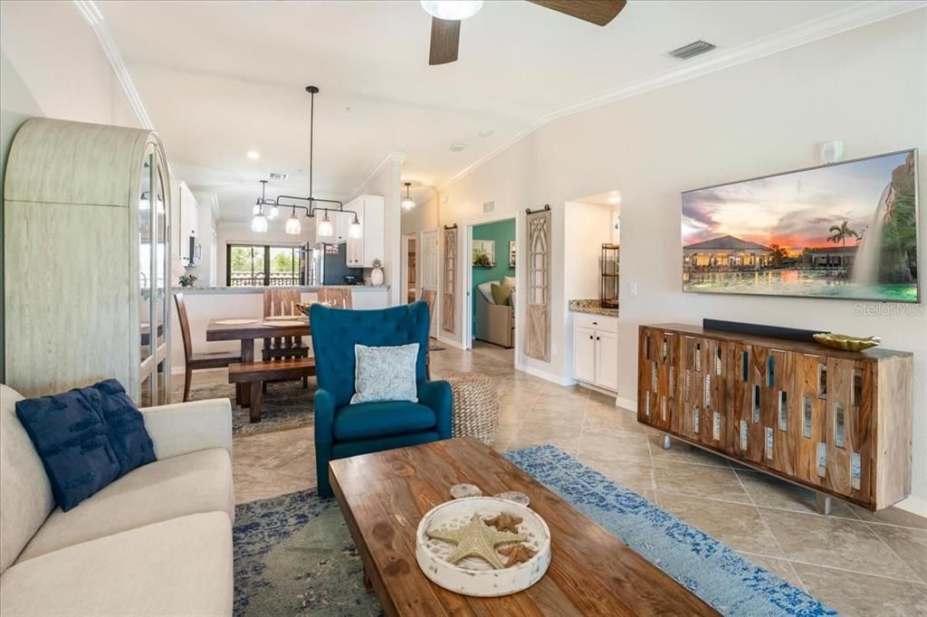 For Sale: $439,000 (2 beds, 2 baths, 1329 Square Feet)