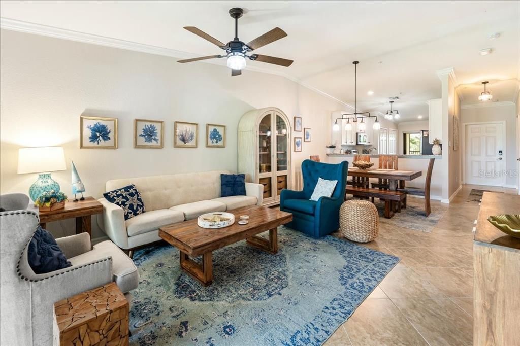 For Sale: $439,000 (2 beds, 2 baths, 1329 Square Feet)