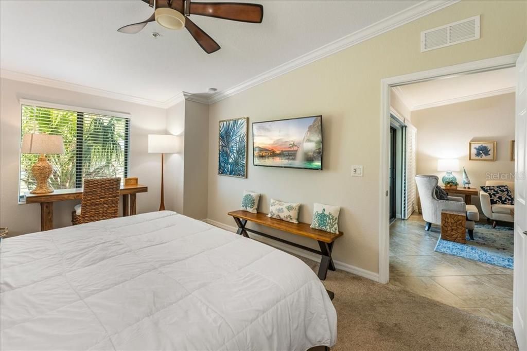 For Sale: $439,000 (2 beds, 2 baths, 1329 Square Feet)