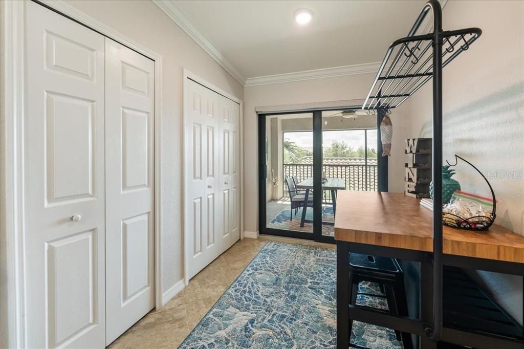 For Sale: $439,000 (2 beds, 2 baths, 1329 Square Feet)