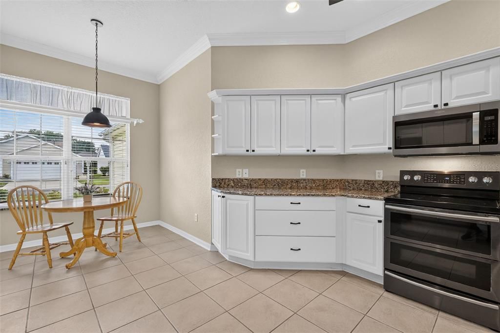 For Sale: $425,000 (3 beds, 2 baths, 2039 Square Feet)