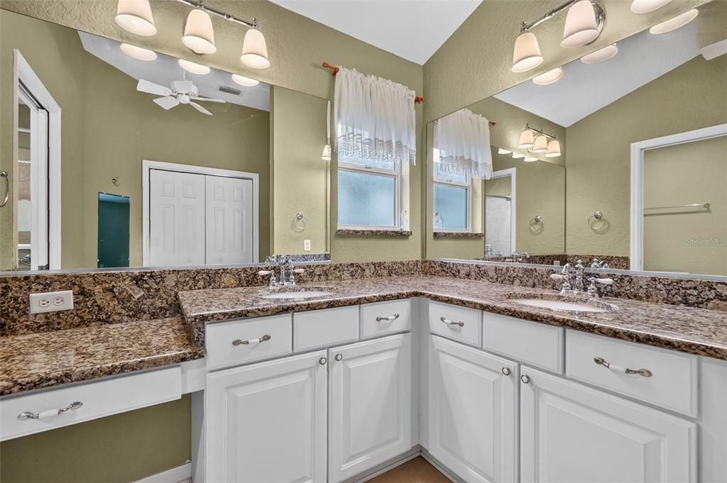 For Sale: $425,000 (3 beds, 2 baths, 2039 Square Feet)